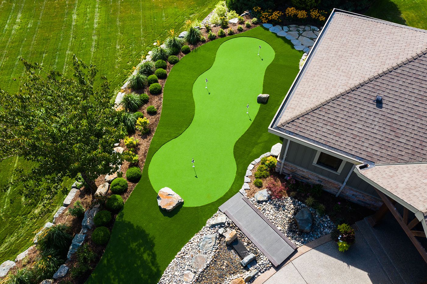 Birds eye view of a putting green